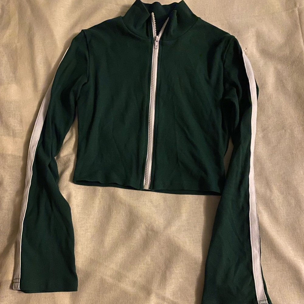 KIKI THE BRAND crop zip up long sleeve